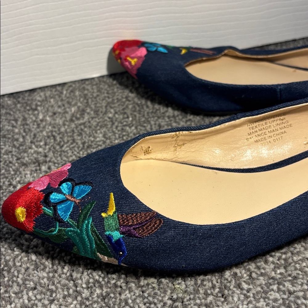 Nine West Navy Embroidered Pointed-Toe Flats size 6M - Picture 11 of 13